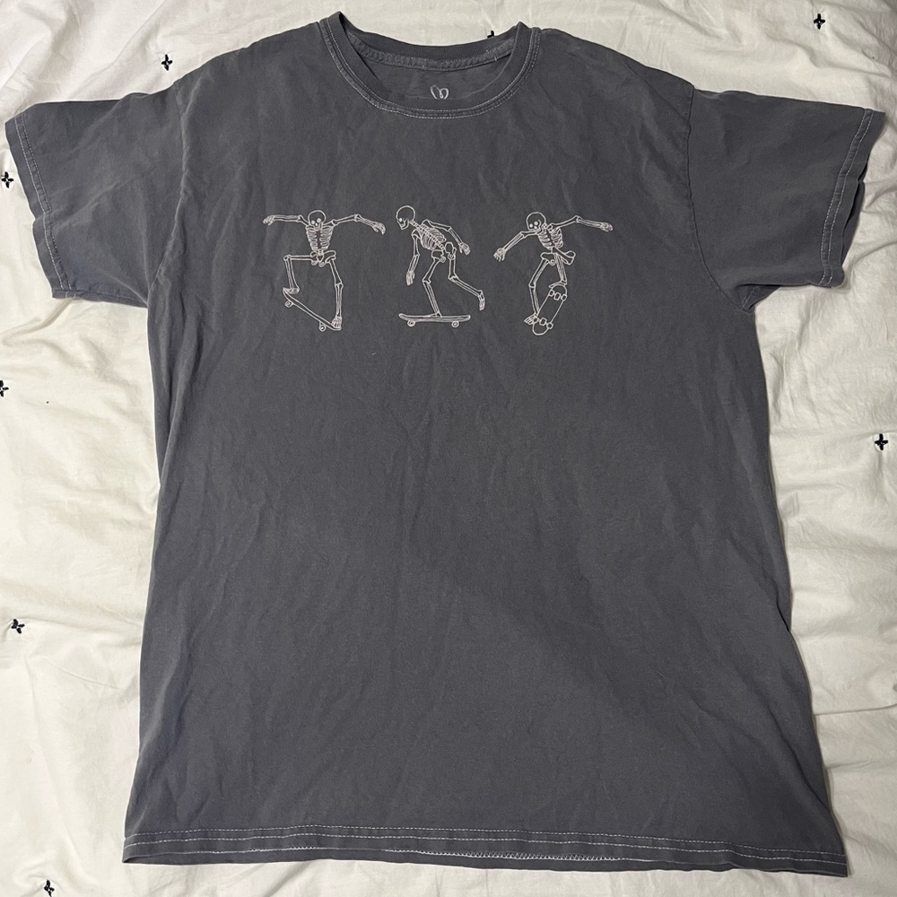 Tillys skating skeleton shirt!